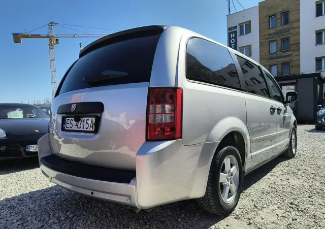 DODGE Caravan 