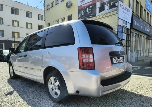 DODGE Caravan 