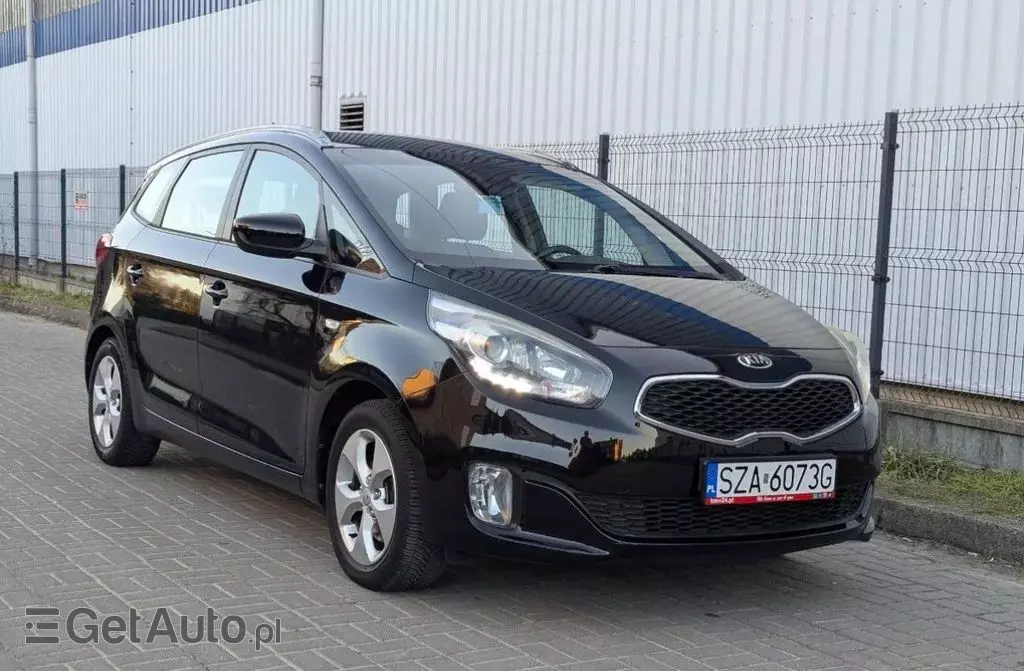 KIA Carens 