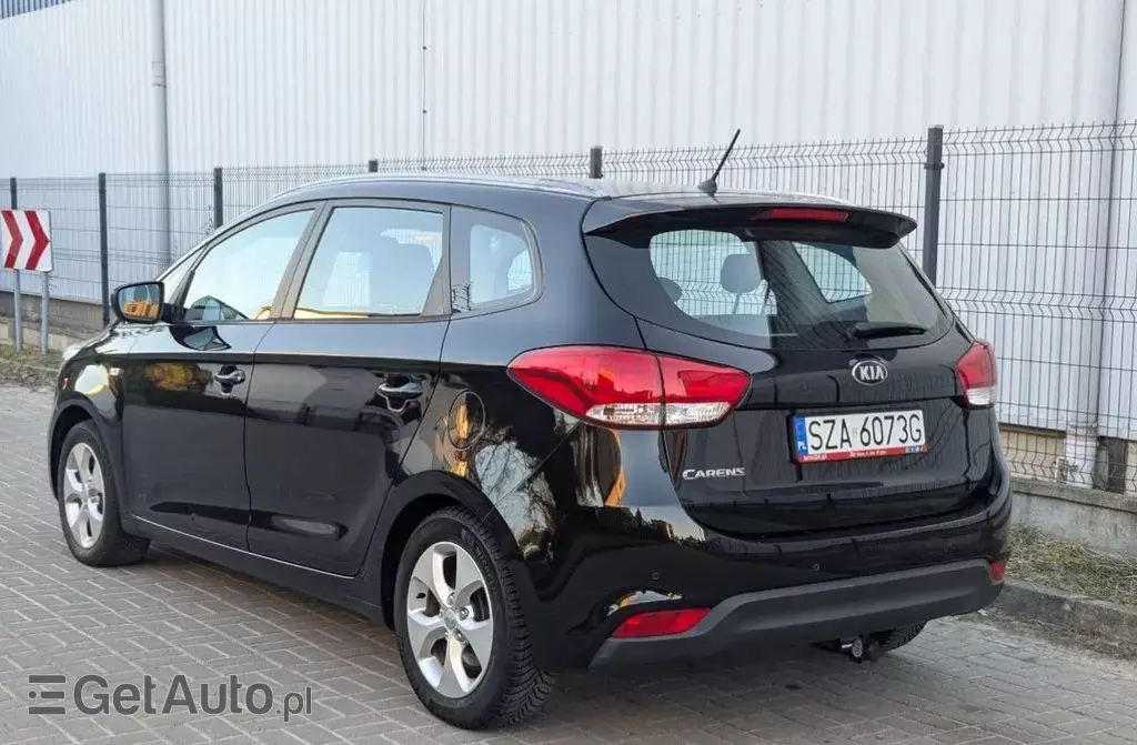 KIA Carens 
