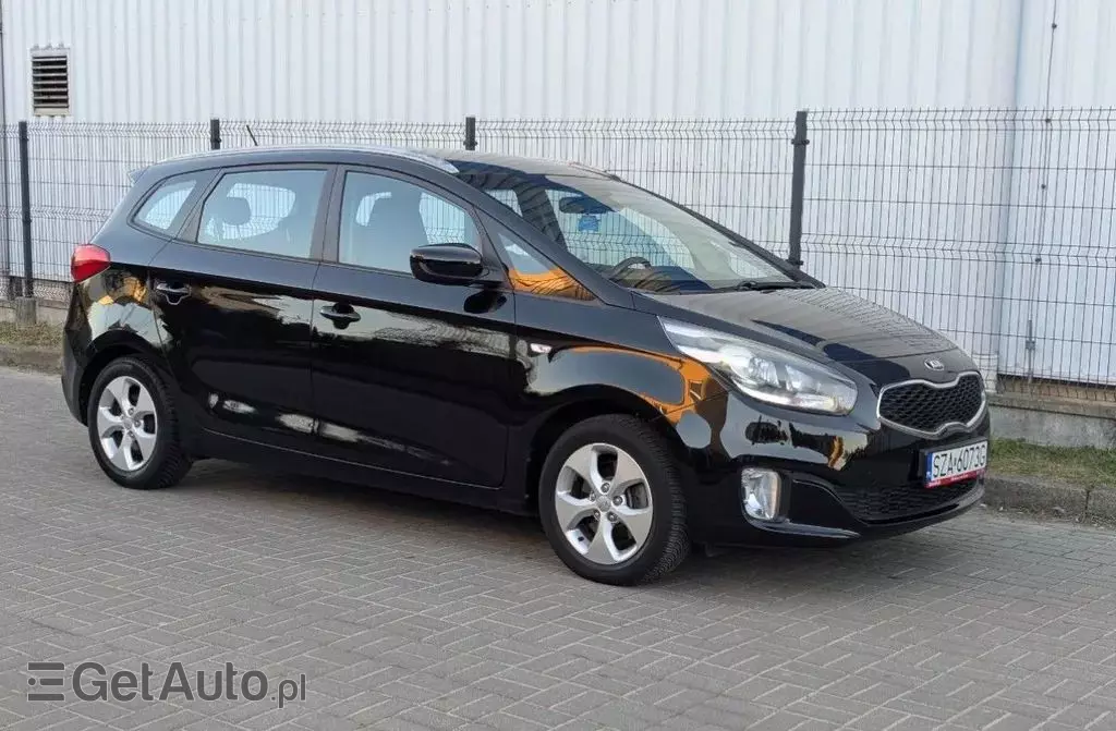KIA Carens 
