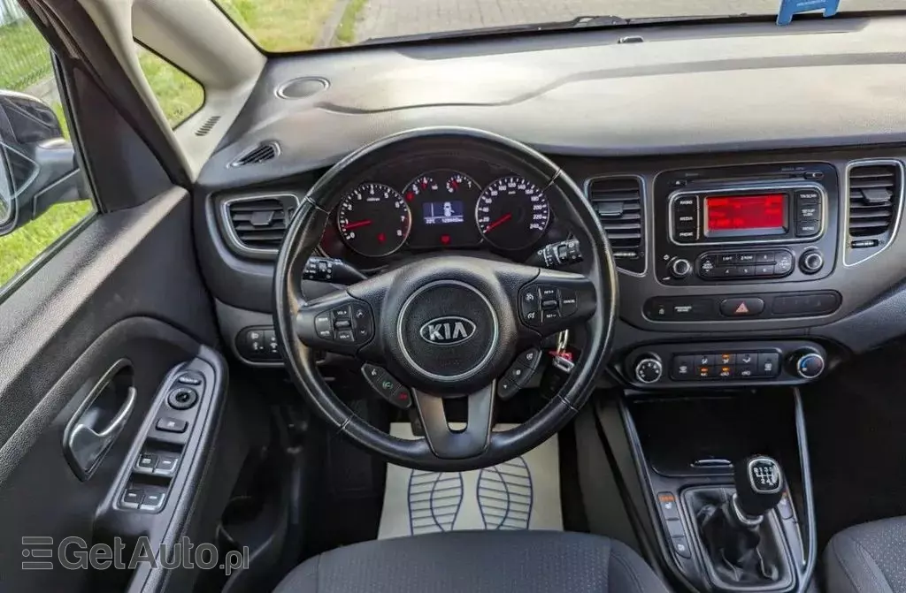 KIA Carens 