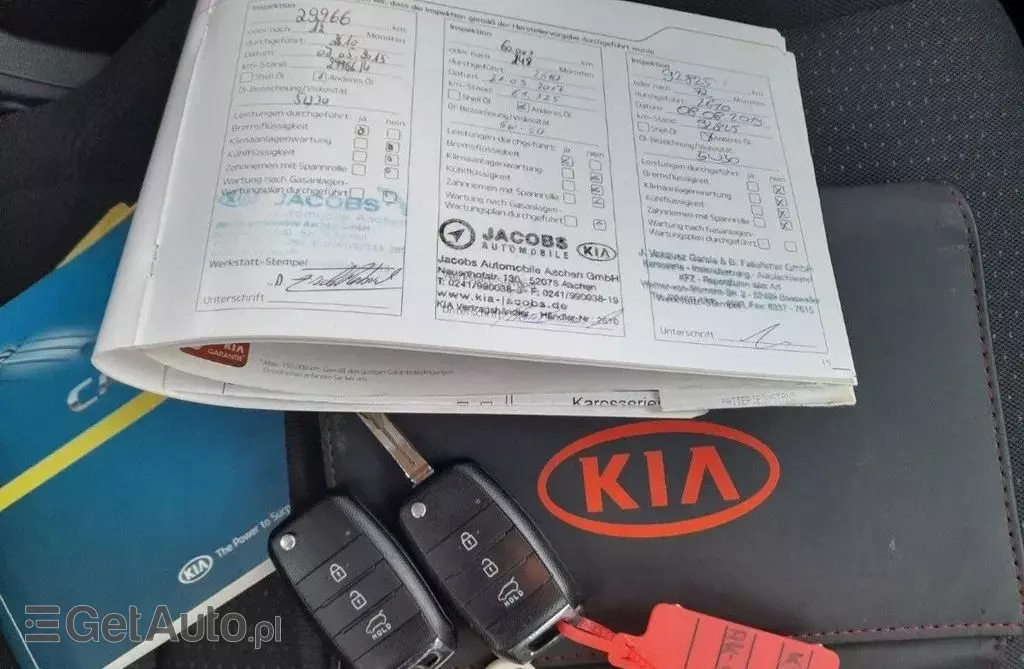 KIA Carens 