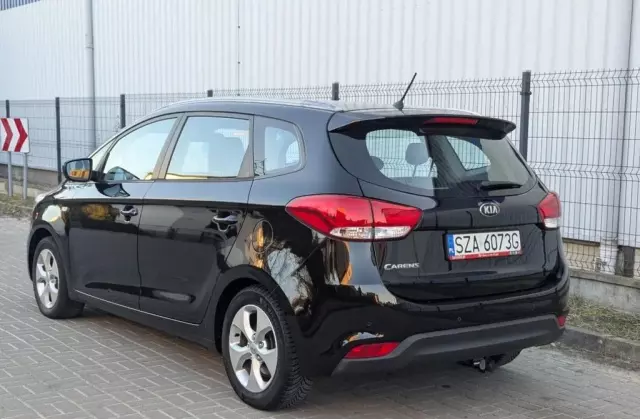 KIA Carens 