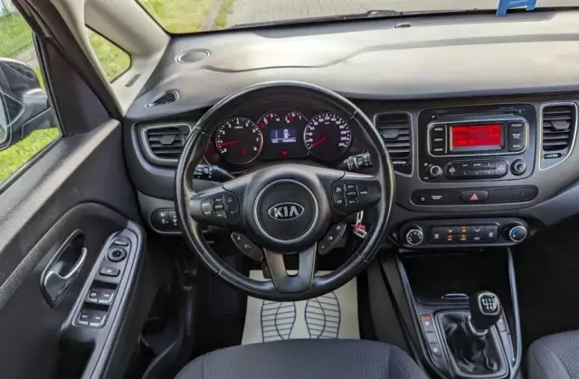 KIA Carens 