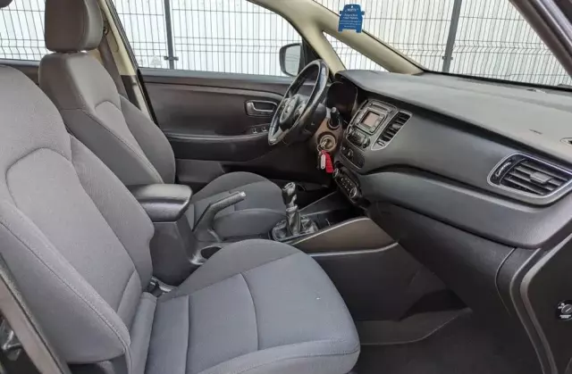 KIA Carens 