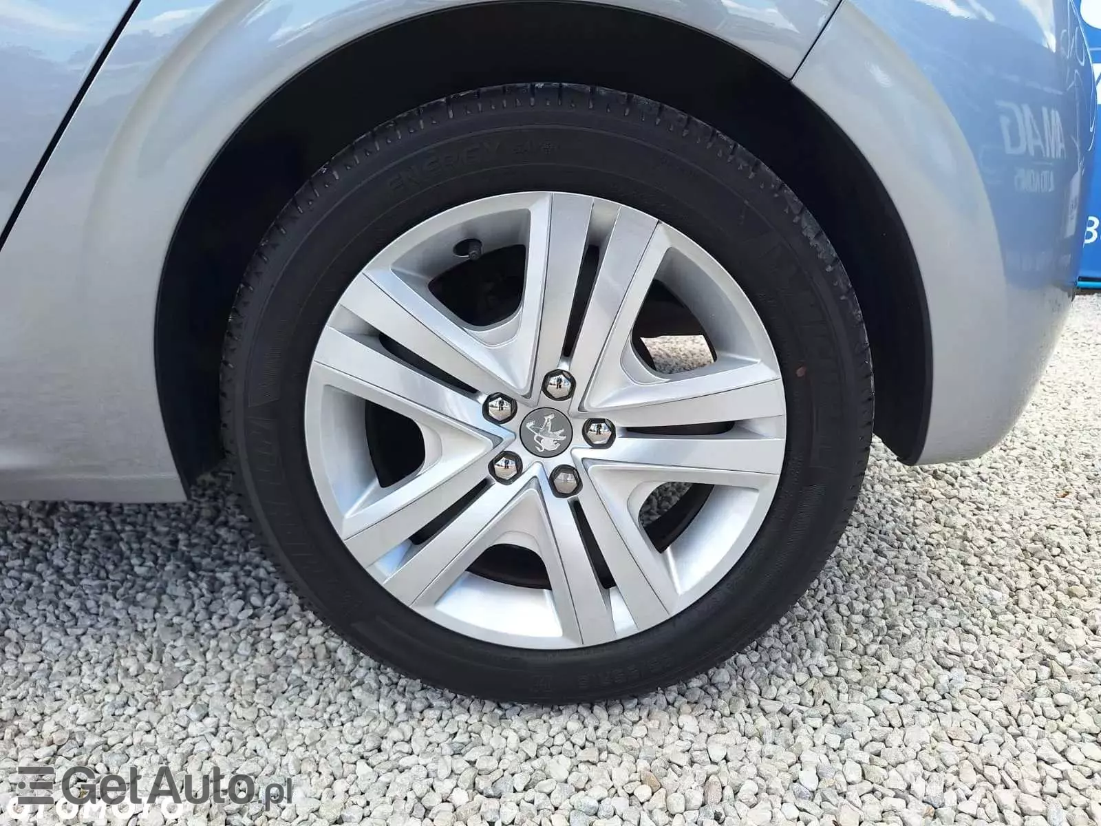 PEUGEOT 208 PureTech 82 Stop & Start Signature