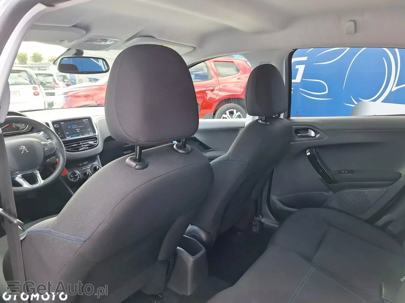 PEUGEOT 208 PureTech 82 Stop & Start Signature