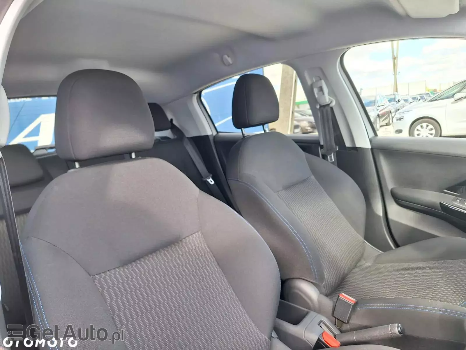 PEUGEOT 208 PureTech 82 Stop & Start Signature