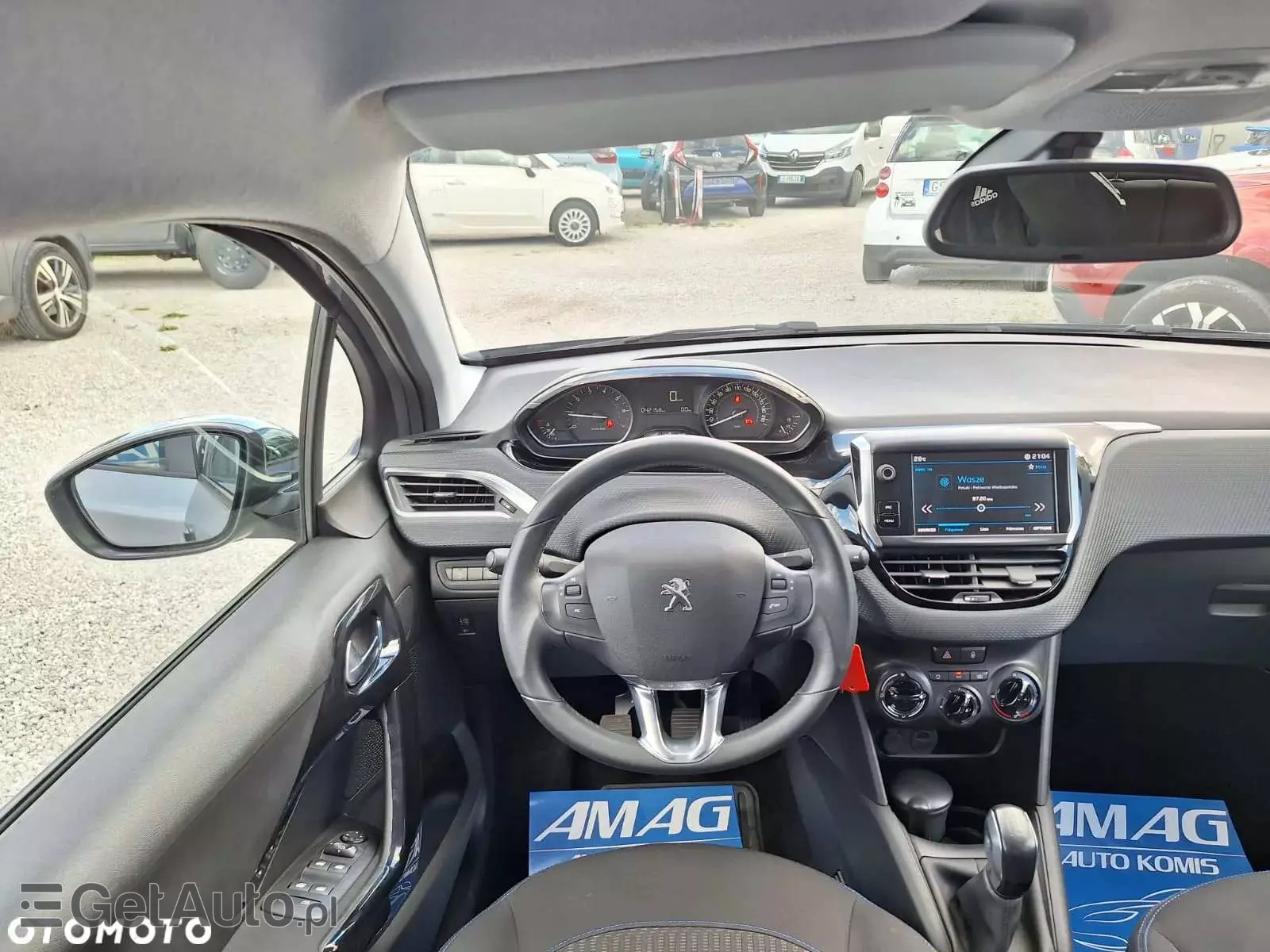 PEUGEOT 208 PureTech 82 Stop & Start Signature