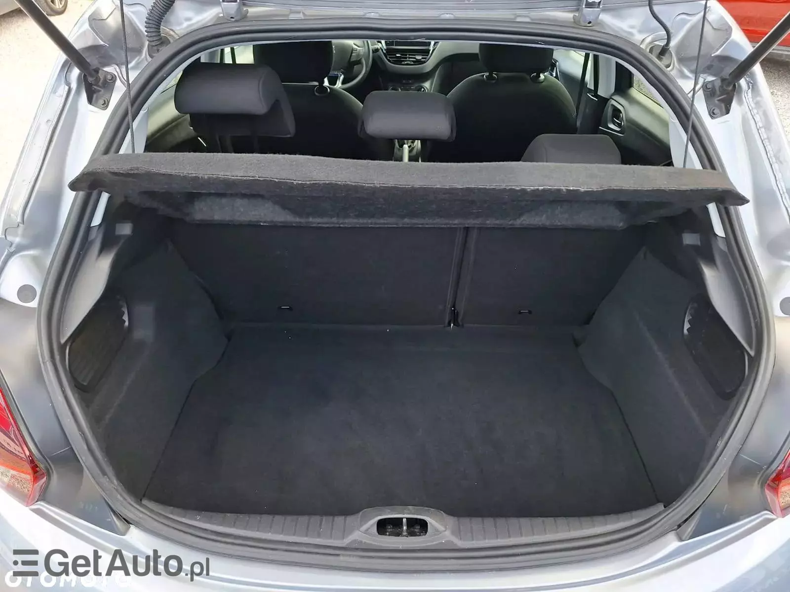 PEUGEOT 208 PureTech 82 Stop & Start Signature