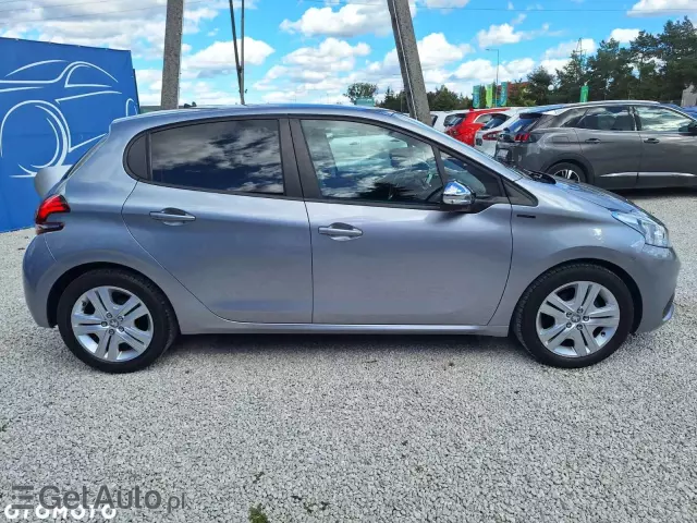 PEUGEOT 208 PureTech 82 Stop & Start Signature