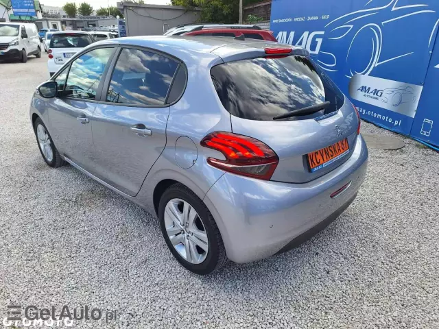 PEUGEOT 208 PureTech 82 Stop & Start Signature