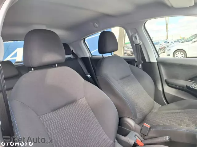 PEUGEOT 208 PureTech 82 Stop & Start Signature