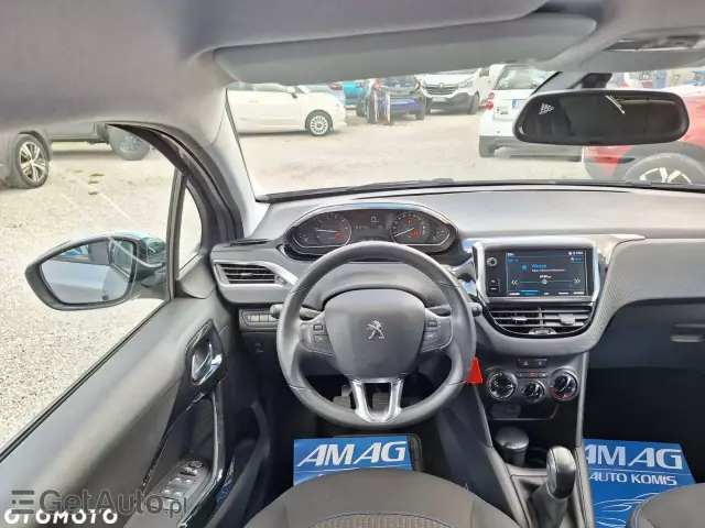 PEUGEOT 208 PureTech 82 Stop & Start Signature