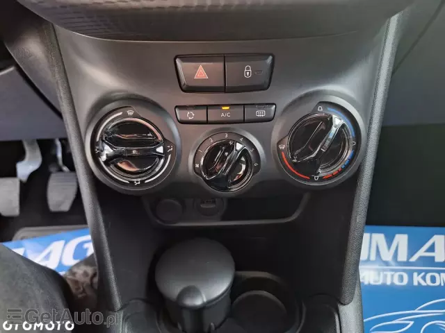 PEUGEOT 208 PureTech 82 Stop & Start Signature