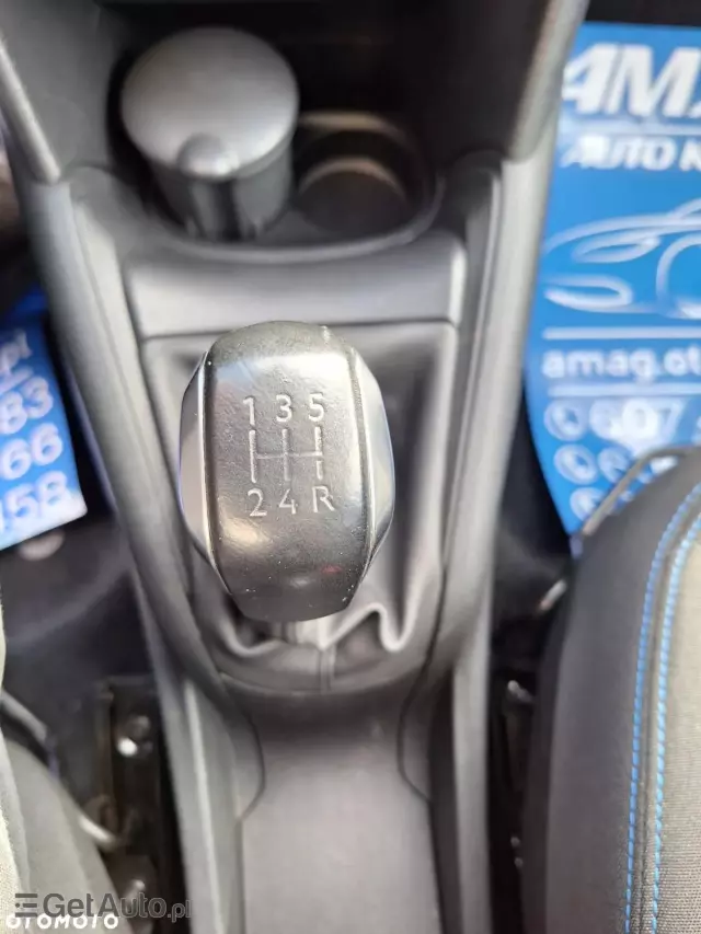 PEUGEOT 208 PureTech 82 Stop & Start Signature