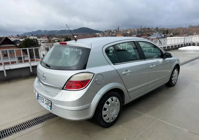 OPEL Astra 1.6 Elegance