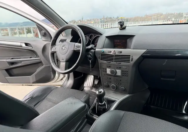 OPEL Astra 1.6 Elegance