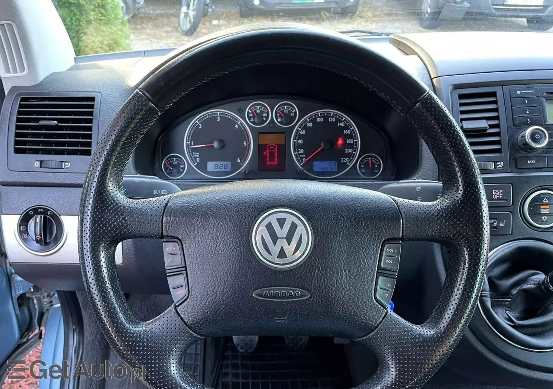 VOLKSWAGEN Multivan 