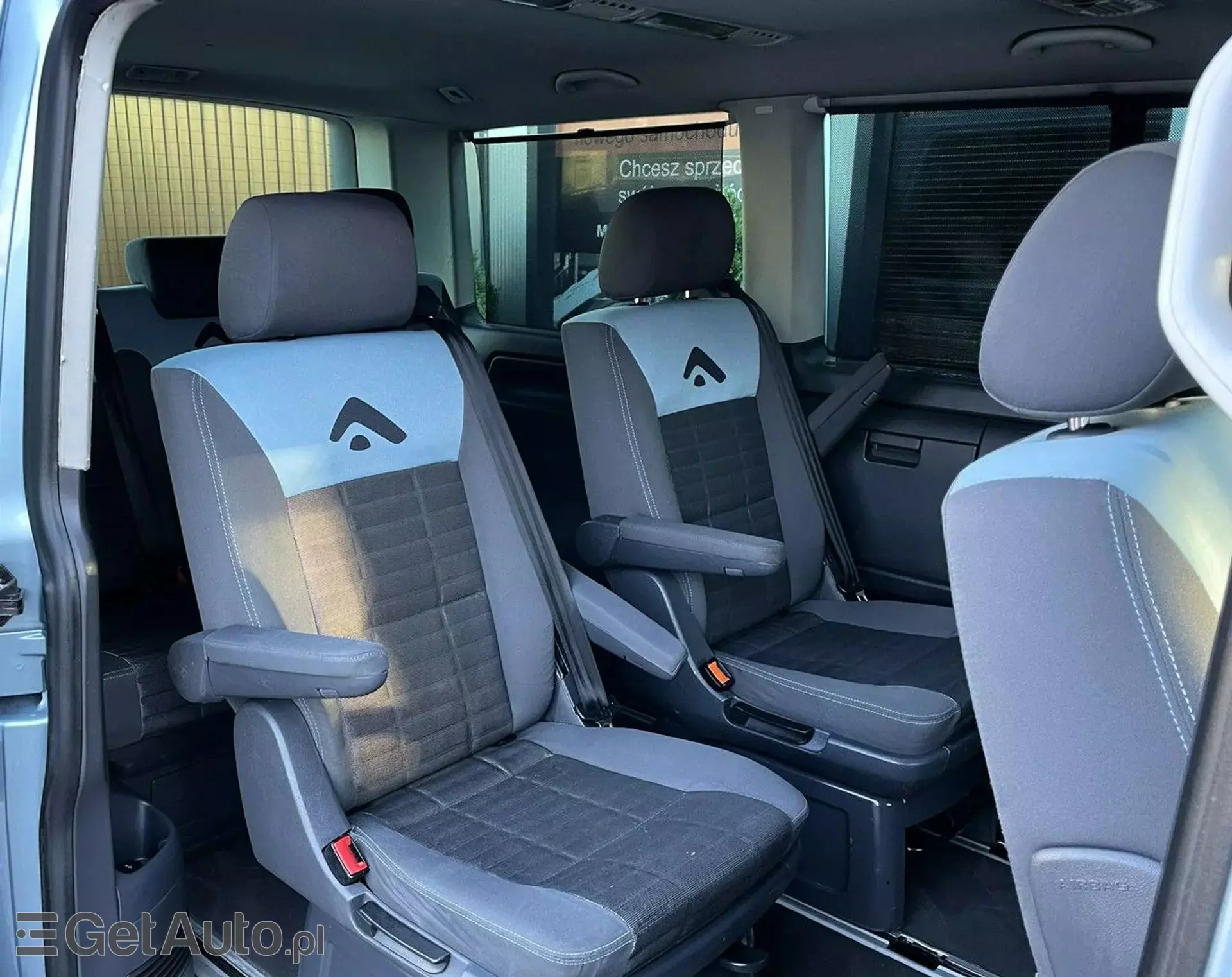 VOLKSWAGEN Multivan 