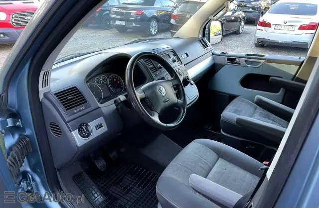 VOLKSWAGEN Multivan 