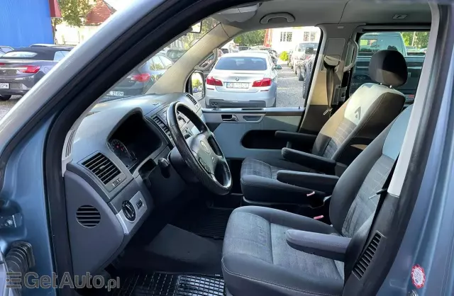 VOLKSWAGEN Multivan 