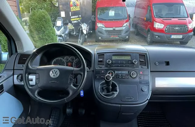 VOLKSWAGEN Multivan 