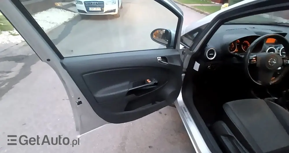 OPEL Corsa Ver-1-4-16v-cosmo