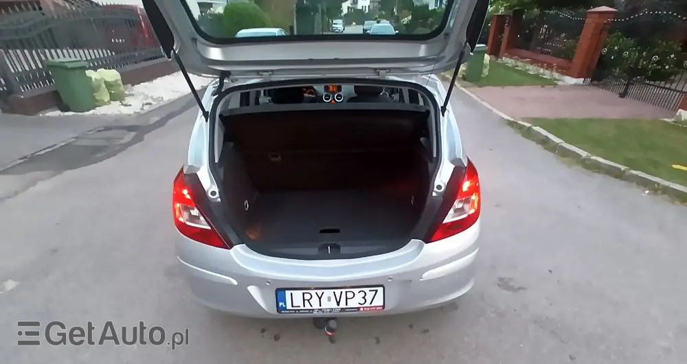 OPEL Corsa Ver-1-4-16v-cosmo