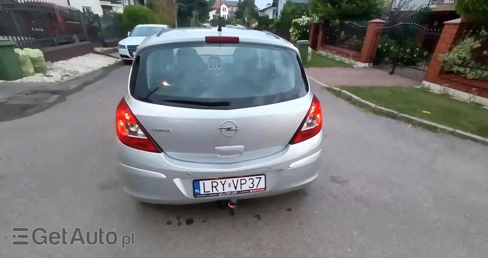 OPEL Corsa Ver-1-4-16v-cosmo
