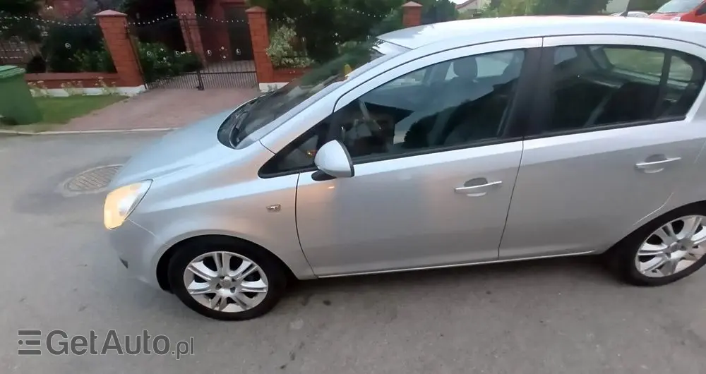 OPEL Corsa Ver-1-4-16v-cosmo