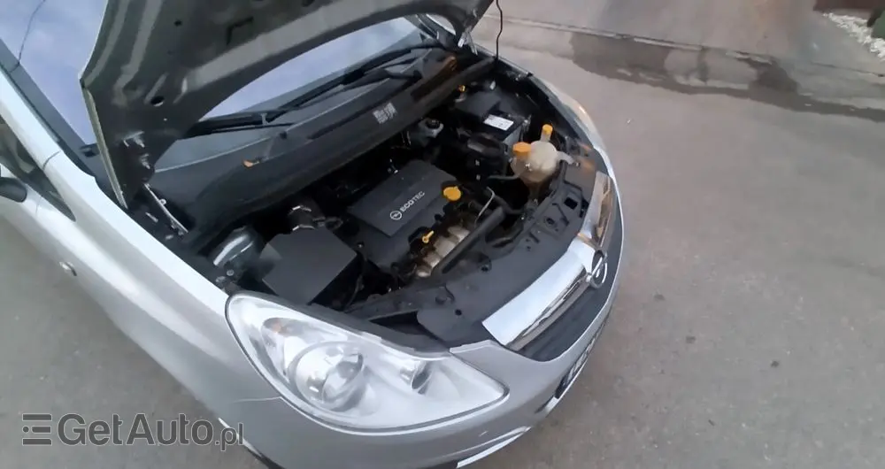 OPEL Corsa Ver-1-4-16v-cosmo