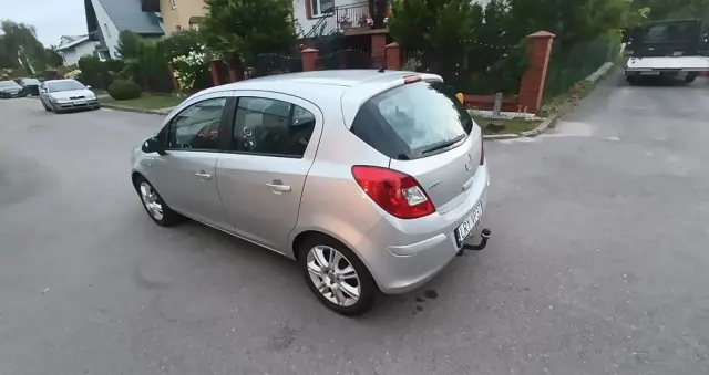 OPEL Corsa Ver-1-4-16v-cosmo