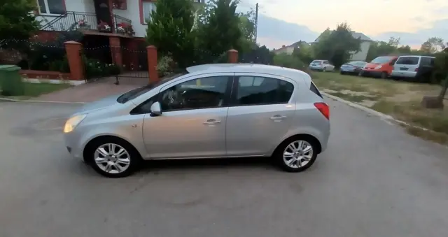 OPEL Corsa Ver-1-4-16v-cosmo