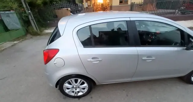 OPEL Corsa Ver-1-4-16v-cosmo