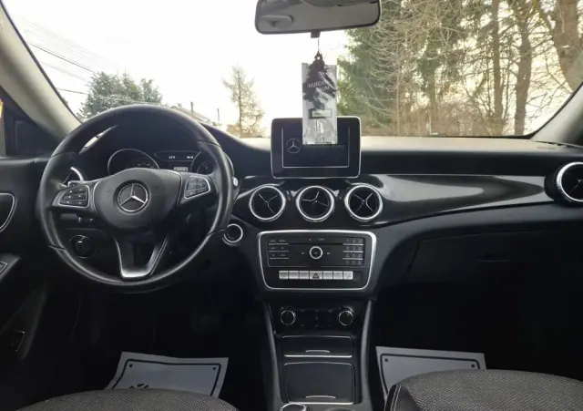 MERCEDES-BENZ CLA 200 d 7G-DCT Peak Edition