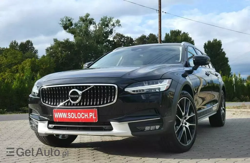 VOLVO V90 