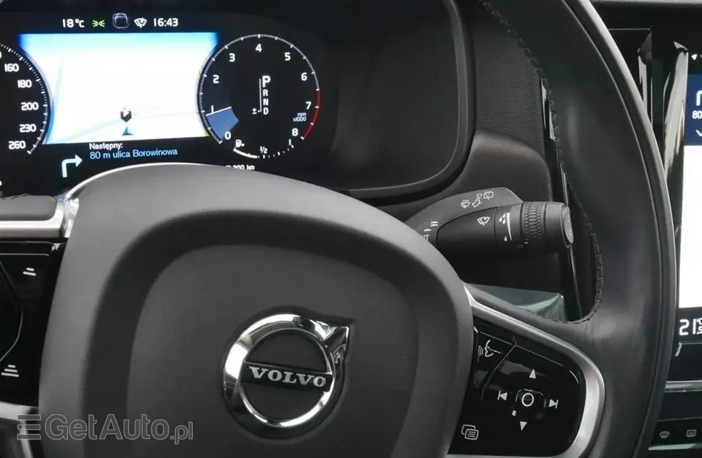 VOLVO V90 
