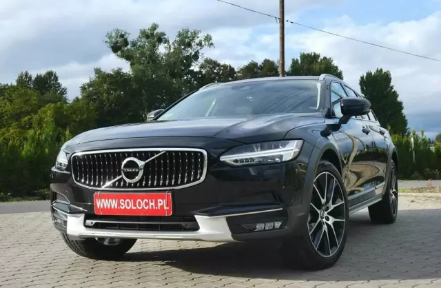 VOLVO V90 