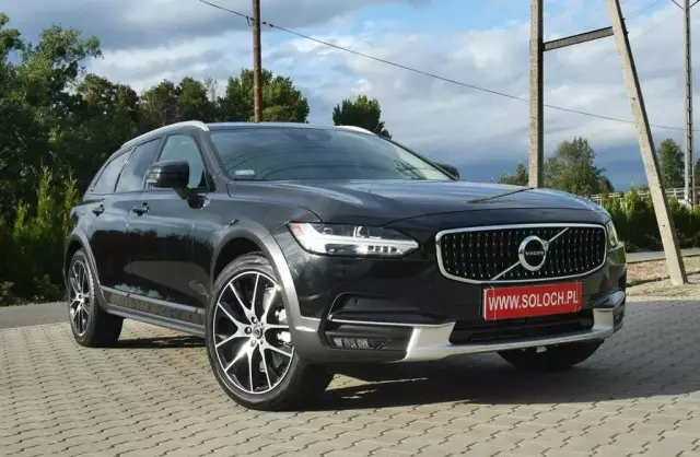 VOLVO V90 