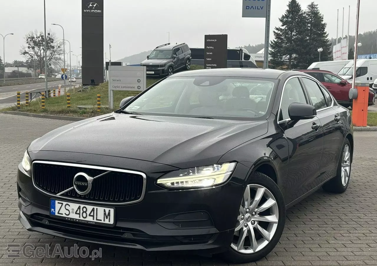 VOLVO S90 D4 AWD Momentum