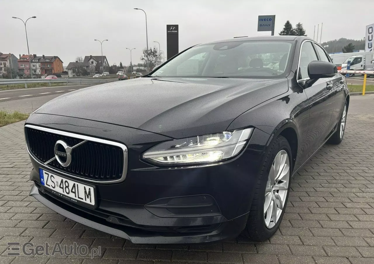 VOLVO S90 D4 AWD Momentum