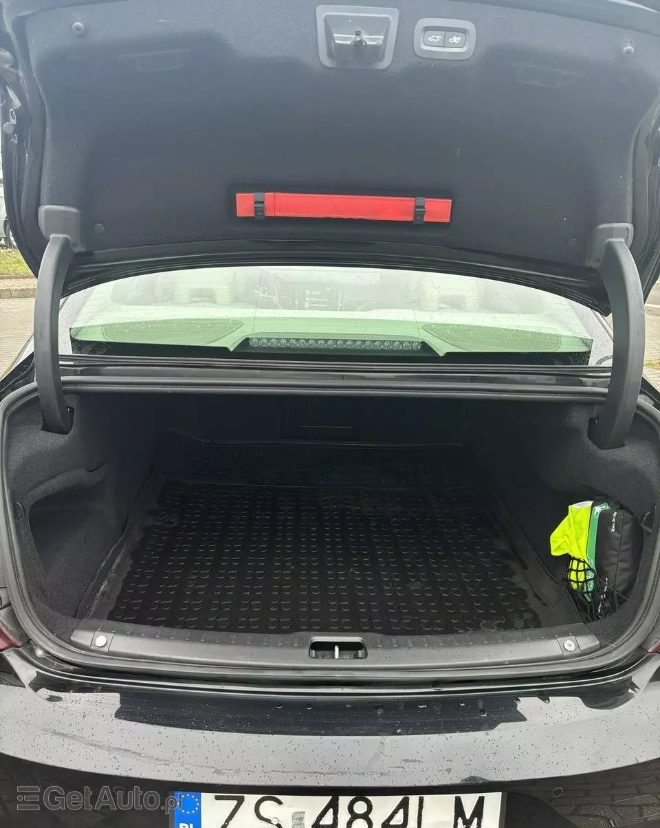 VOLVO S90 D4 AWD Momentum