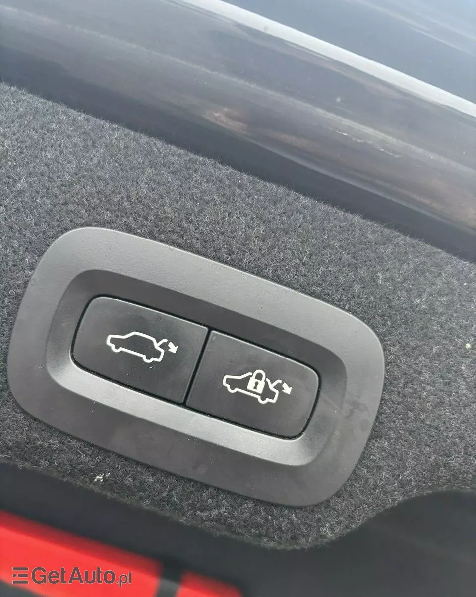 VOLVO S90 D4 AWD Momentum