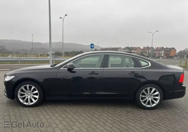 VOLVO S90 D4 AWD Momentum