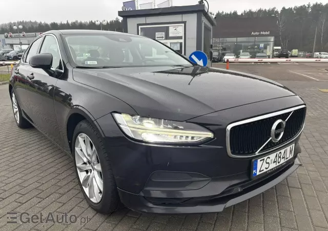 VOLVO S90 D4 AWD Momentum