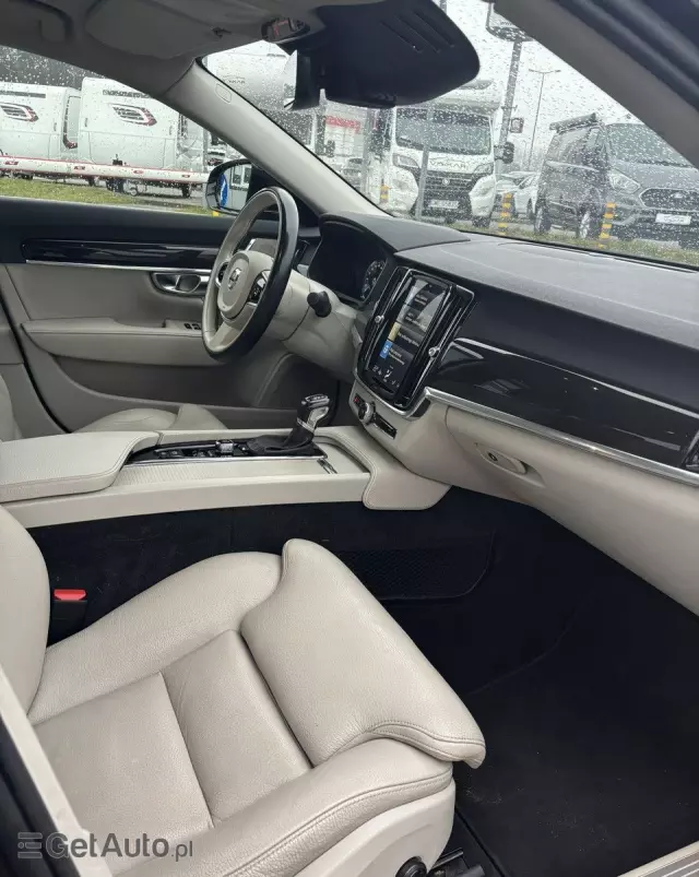 VOLVO S90 D4 AWD Momentum