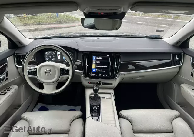 VOLVO S90 D4 AWD Momentum
