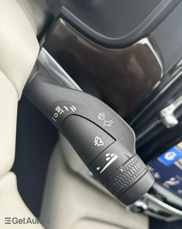 VOLVO S90 D4 AWD Momentum